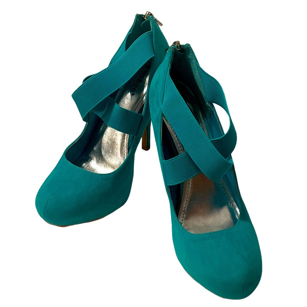 Bamboo Green Suede Stilleto Shoes Size 10 NWOT